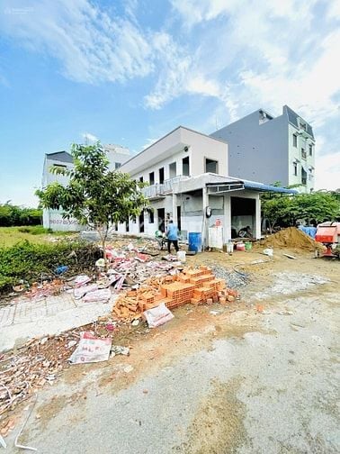 BÁN GẤP NỀN ĐẤT 130M2, ĐỐI DIỆN KCN TIỆN XÂY TRỌ, NHÀ Ở, KINH DOANH