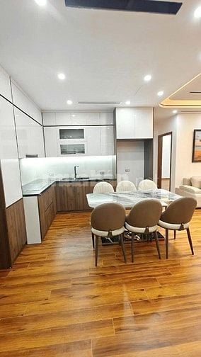 Bán căn hộ chung cư 120 m², 3 PN tòa D5A Trần Thái Tông, full nội thất