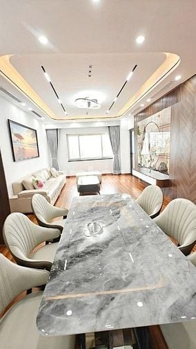 Bán căn hộ chung cư 120 m², 3 PN tòa D5A Trần Thái Tông, full nội thất