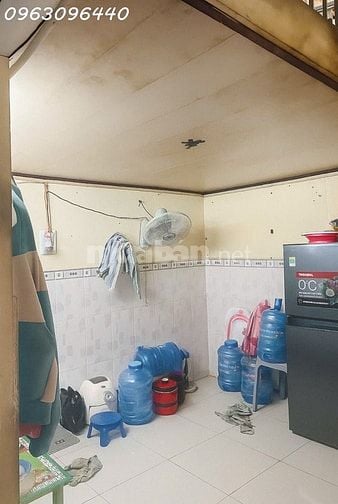 Bán dãy nhà 2 tầng hẻm xe hơi gần Bùi Văn Ba Quận 7 thu nhập cho thuê