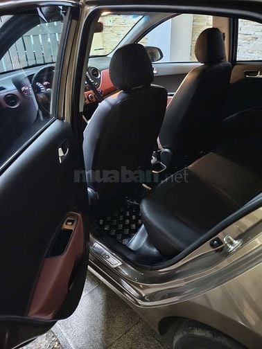 Gia đình bán xe Hyundai Grand i10 bản 1.2AT full