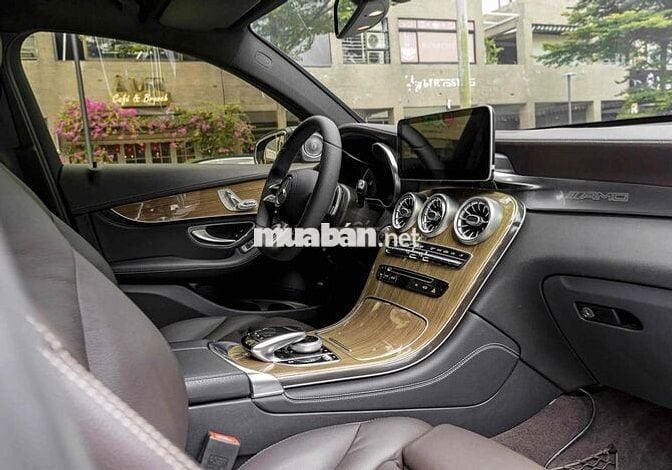 GLC 300 Coupe model 2018 màu đỏ warp đen siêu đep