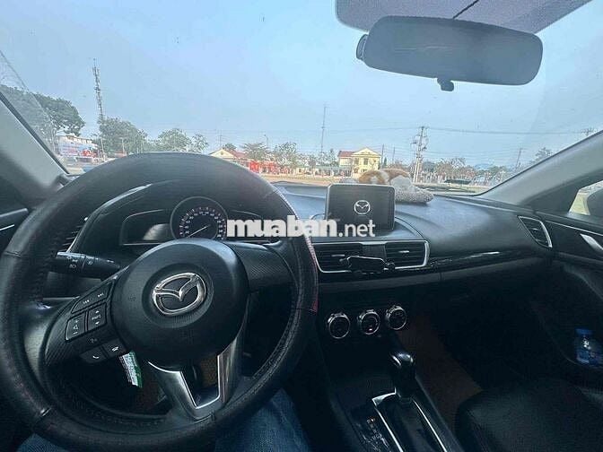 Mazda 3 2015 1.5 AT Hatchback - 80000 km