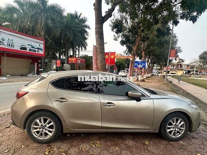 Mazda 3 2015 1.5 AT Hatchback - 80000 km