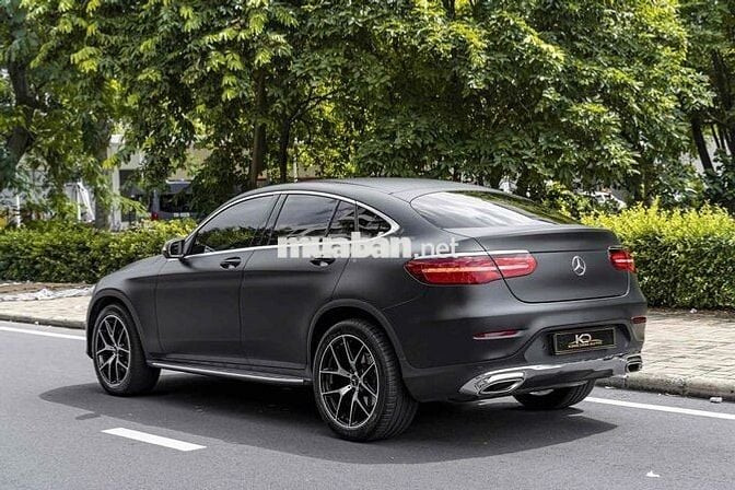 GLC 300 Coupe model 2018 màu đỏ warp đen siêu đep