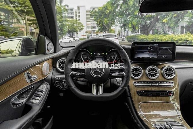 GLC 300 Coupe model 2018 màu đỏ warp đen siêu đep
