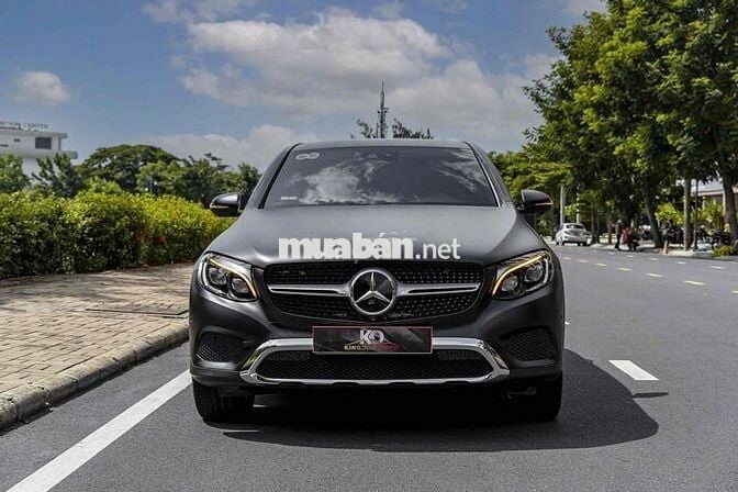 GLC 300 Coupe model 2018 màu đỏ warp đen siêu đep