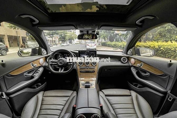 GLC 300 Coupe model 2018 màu đỏ warp đen siêu đep