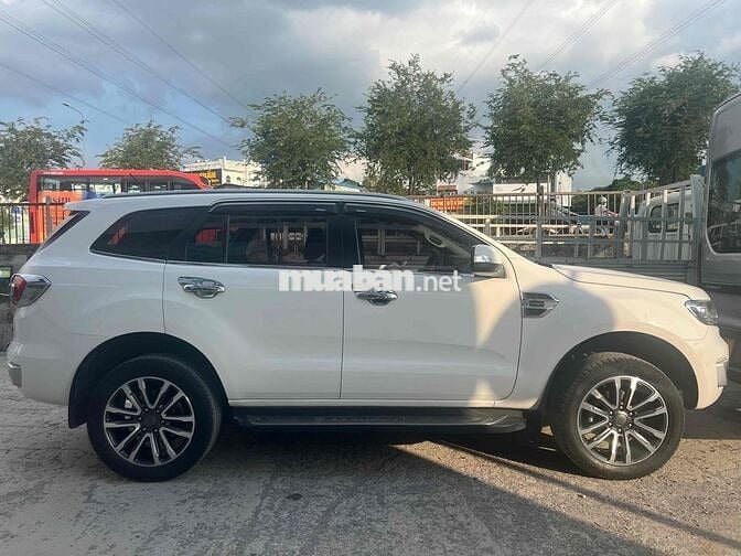 BÁN EVEREST 4x2 TITANIUM 2019 ĐI QUÁ IT BÁN LUÔN