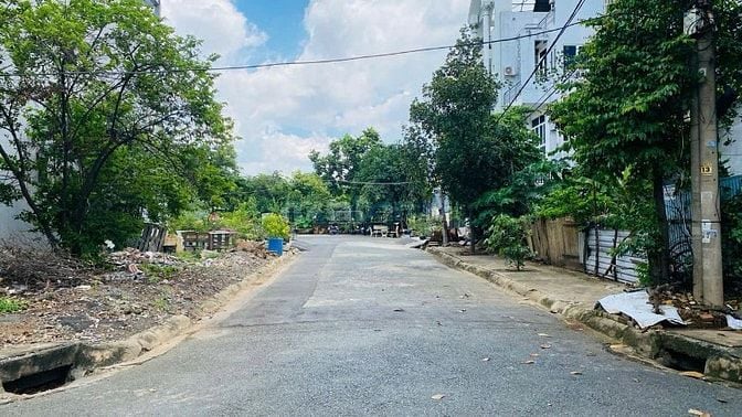 Bán đất dự án 10 mẫu  đường Nguyễn Duy Trinh Quận 2 cũ (76m2) 10.5 tỷ