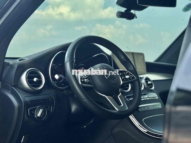 Mercedes GLC300 4MATIC 2020 - 36000 km