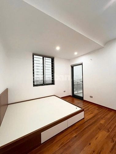 BÁN CĂN HỘ CHUNG CƯ 4F TRUNG KÍNH – CẦU GIẤY 90m2, 3Pn, full đồ nội th