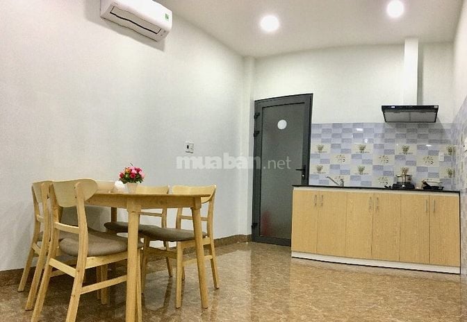 Nhà hàng Hàn Quốc và căn hộ , con đường sầm uất nhất của tuyến phố du 