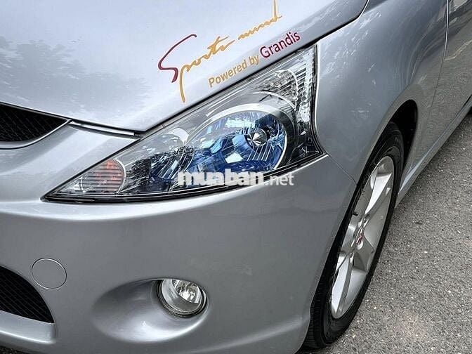 Mitsubishi Grandis 2009 số tự động màu bạc