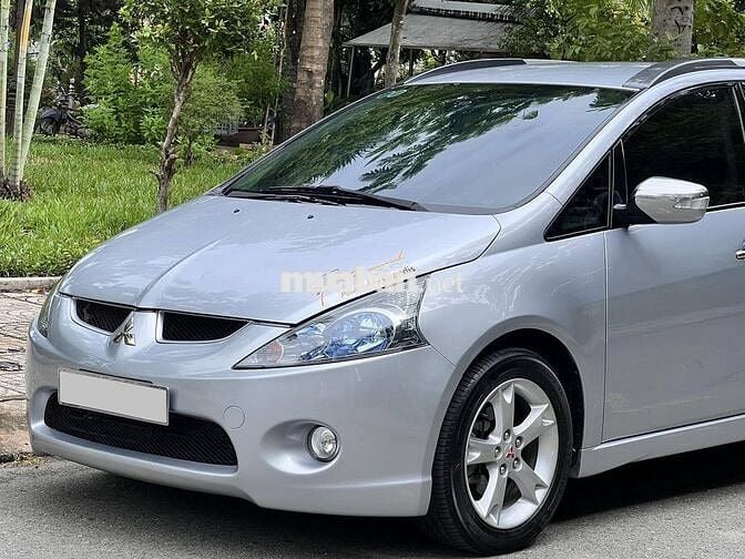 Mitsubishi Grandis 2009 số tự động màu bạc