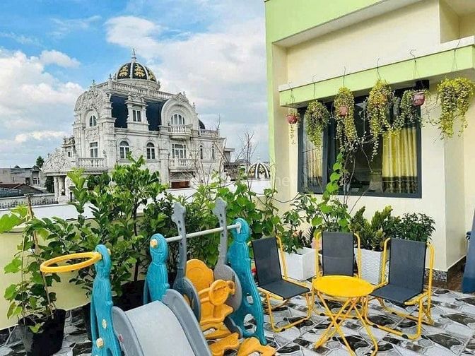 BÁN NHÀ MẶT TIỀN,NHÀ 3 TẦNG,SỔ HỒNG RIÊNG ,VỊ TRÍ TP DĨ AN,TP HCM