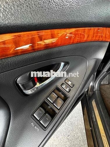 Toyota Camry model 2010 3.5Q