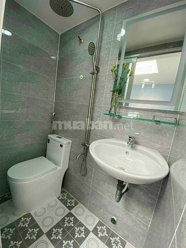 Bán nhà Mới 100%, vào ở liền, 2pn, 2 toilet, 1 phòng thờ, Q Bình Tân
