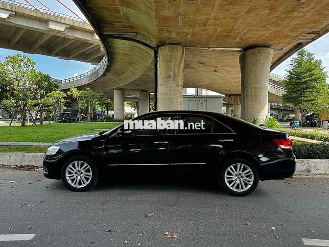 Toyota Camry model 2010 3.5Q
