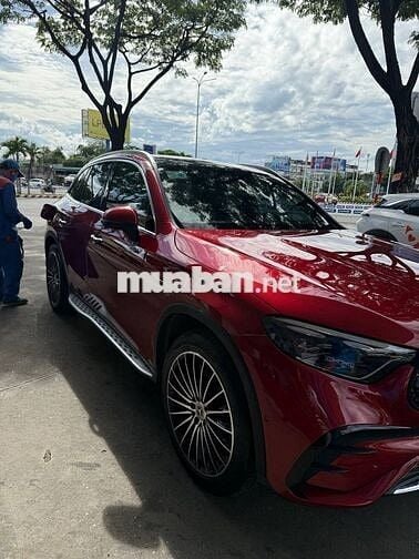 Mercedes Benz GLC 2023 GLC 300 - 24000 km