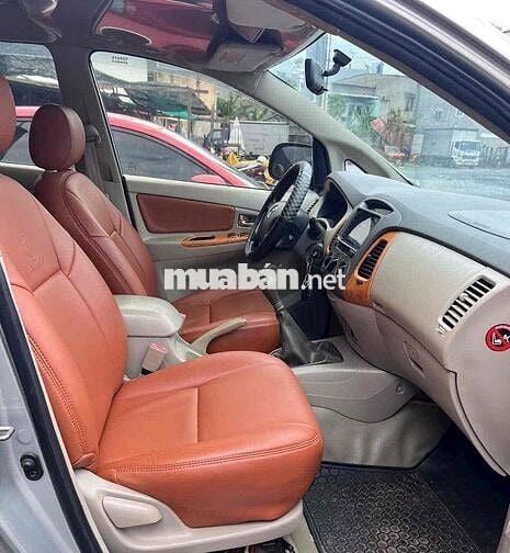 Toyota Innova 2011 G - 120 km