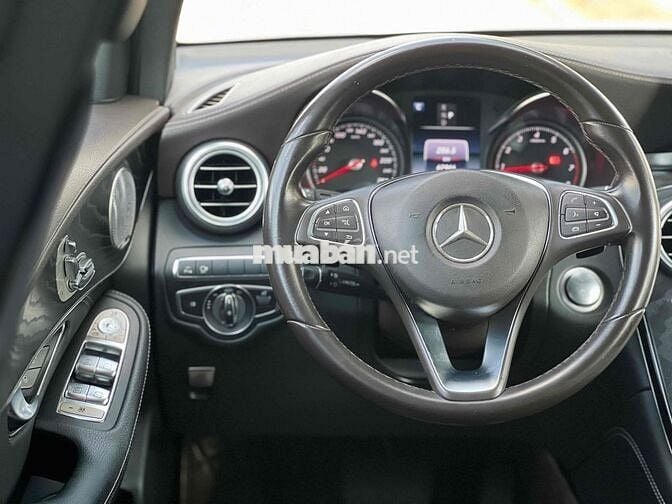 Mercedes GLC300 4Matic Model 2019 Siu Đẹp