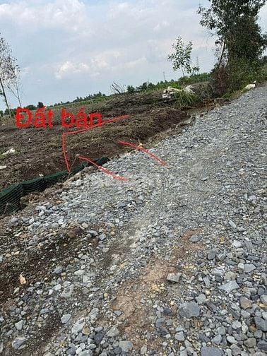Bán 500m2 đất vườn (ngang 9m dài 49m) đường đá xanh 399 triệu