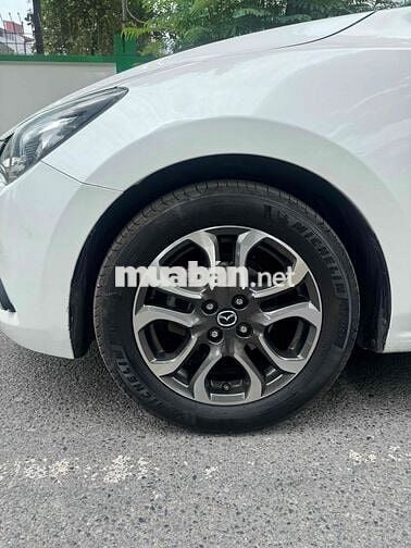 Mazda 2 2016  1.5 AT Sedan - 85000 km