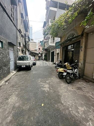 Cần bán đất 92,8 m2 ở 451/1 Nguyễn Văn Cừ, Long Biên, Hà Nội