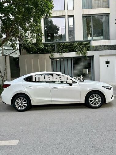 Mazda3 Facelift Full Option cuối 2017 rất mới.