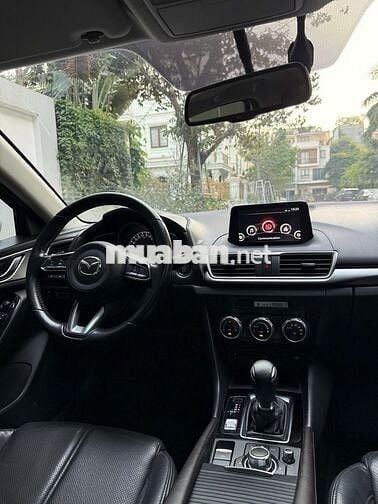 Mazda3 Facelift Full Option cuối 2017 rất mới.