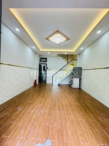 bán gấp nhà quận 11, sổ vuông vức, 4.5xx10m2, hẻm ô tô