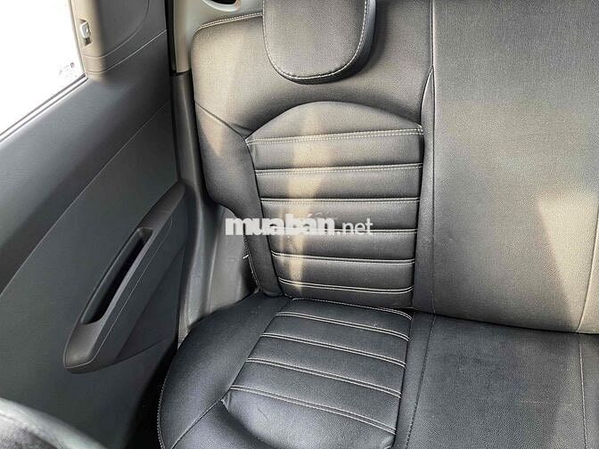 Chevrolet Spark 2011 Van 1.0 AT - 140000 km