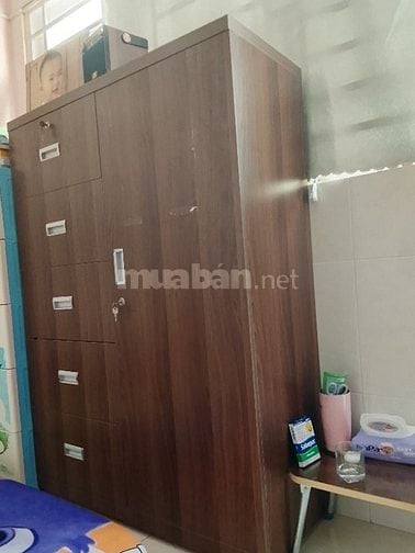 Thanh lý tủ gỗ công ngiệp 500.000. tình trạng còn mới. 