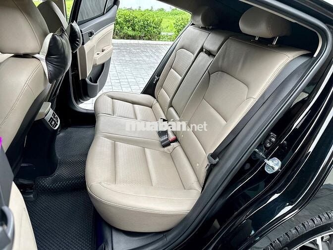 Hyundai Elantra 2.0 AT 2021 - MÀU ĐEN