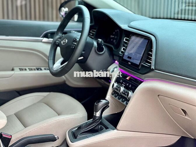 Hyundai Elantra 2.0 AT 2021 - MÀU ĐEN