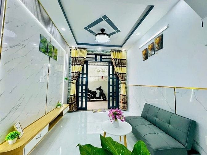 Nhà  1 trệt  1 lầu  nhà  mới  vào  ở liền 