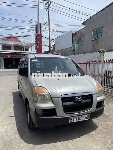 cần bán Hyundai Starex 6 người 800 ký có máy lạnh