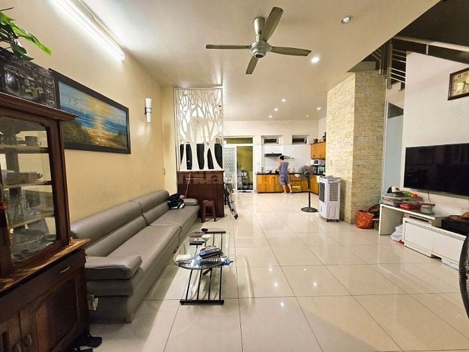 CHO THUÊ MB VỊ TRÍ ĐẸP ngay bánh xèo Đinh Công Tráng  P.Tân Định ,Q.1