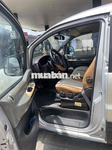 cần bán Hyundai Starex 6 người 800 ký có máy lạnh