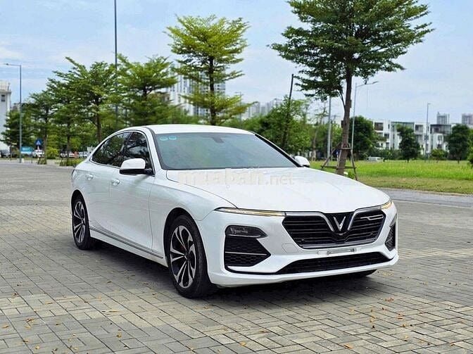 VinFast Lux A2.0 2021 2.0 AT - 35000 km