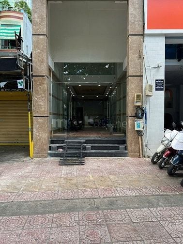 NHÀ 1 TRỆT 1 LỮNG 3 LẦU, SÂN THƯỢNG CÓ THANG MÁY. BẾN VÂN ĐỒN, Q4