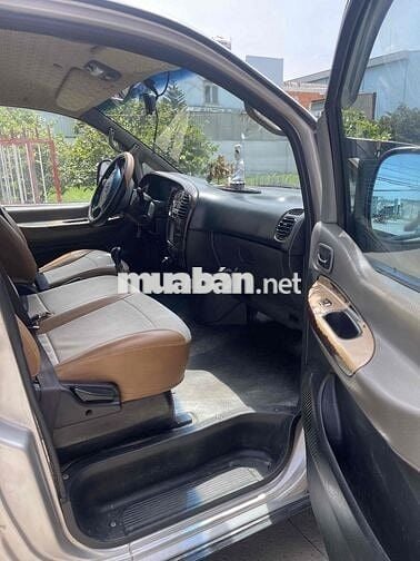 cần bán Hyundai Starex 6 người 800 ký có máy lạnh