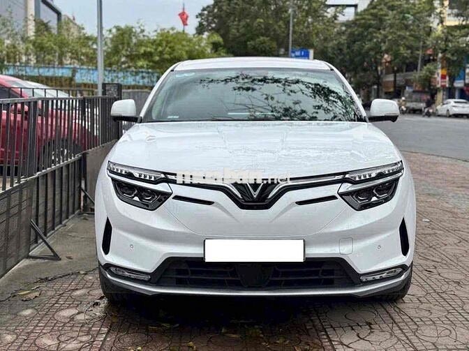 VinFast VF8 2022 - 40000 km