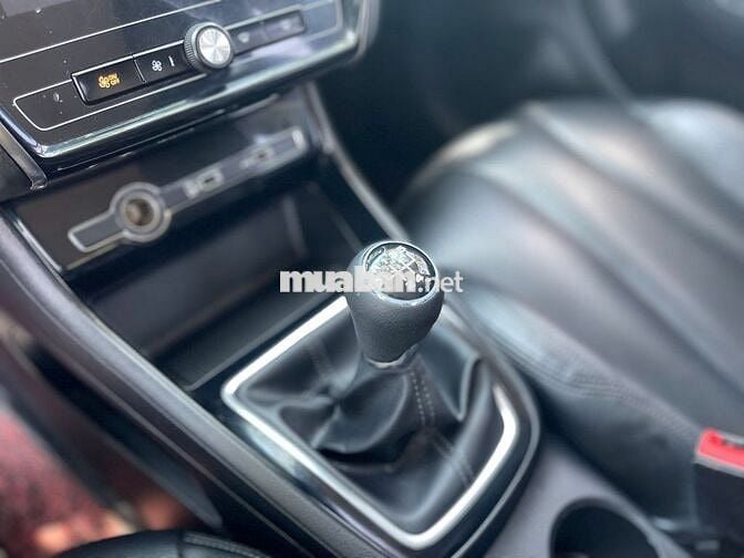 MG5 2023 MT số sàn màu đỏ