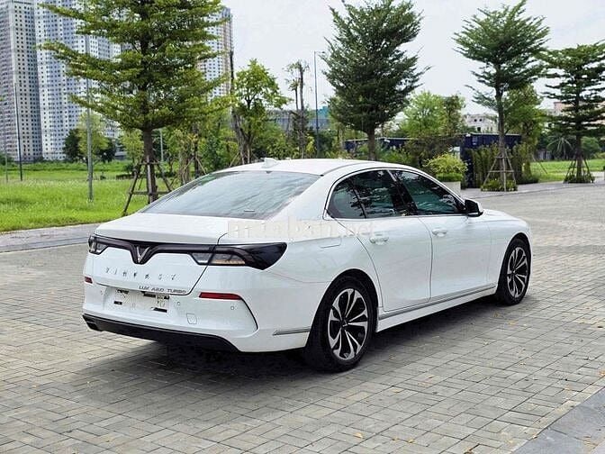 VinFast Lux A2.0 2021 2.0 AT - 35000 km