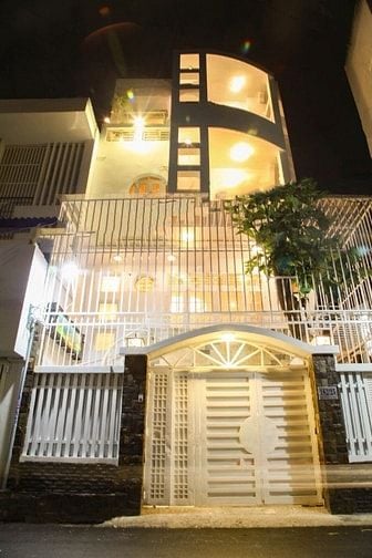 Bán nhà Hẻm 399 Nguyễn Đình Chiểu,P.5,Q.3(DT:4.2x16) 3 lầu giá 23.5 tỷ