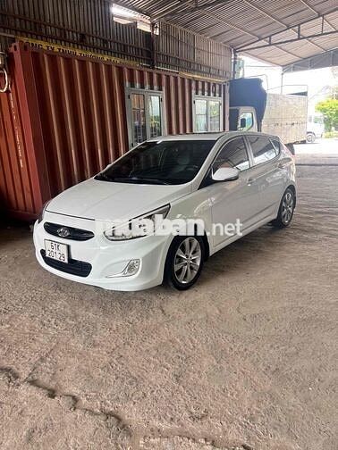 Hyundai Accent 2015 1.4 AT Hatchback - 98000 km