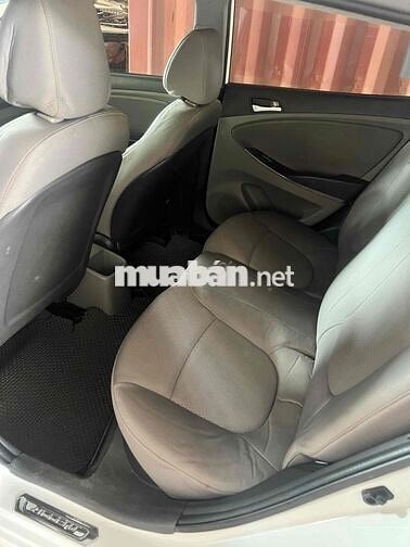 Hyundai Accent 2015 1.4 AT Hatchback - 98000 km