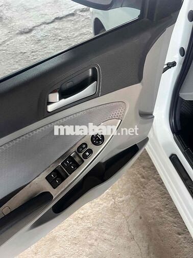 Hyundai Accent 2015 1.4 AT Hatchback - 98000 km